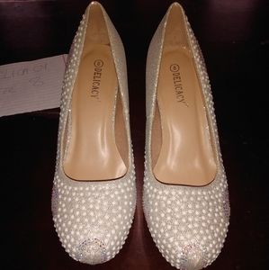 Delicacy size 8 heels